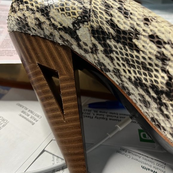 Modern Vintage "Raphie" Sz 8 Leather Heels - Picture 9 of 10